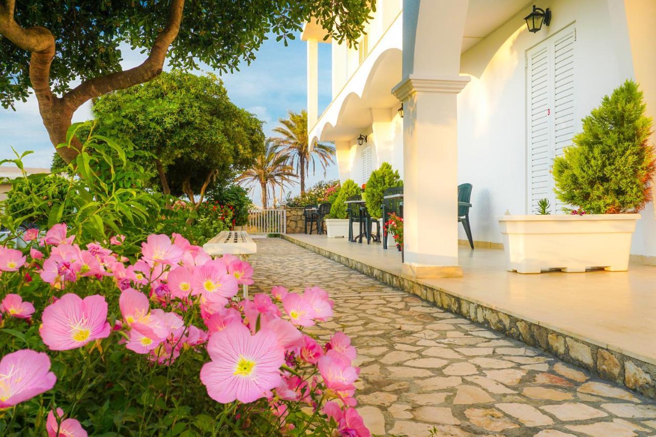 Cubaneros Holiday Inn Laganas Dış mekan fotoğraf